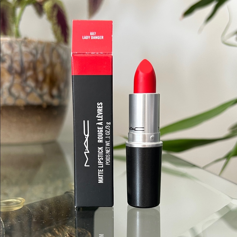 MAC Lady Danger - Discontinued
